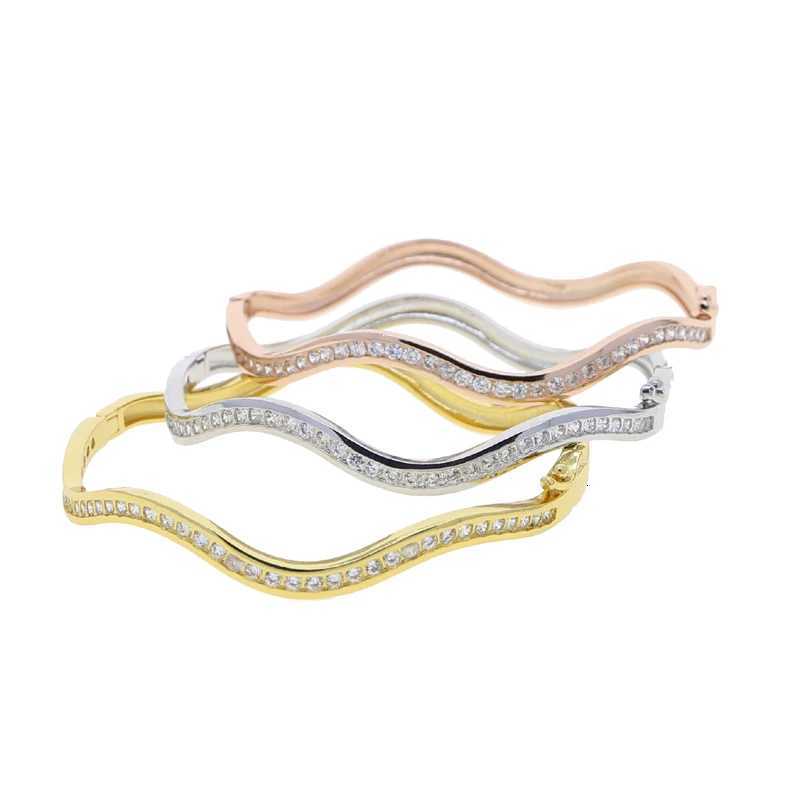 High Polished Sparking CZ Wave Twisted Band Stacking Bangle 5A Cubic Zirconia Paved Gold Color Women Fashion Jewelry M251217
