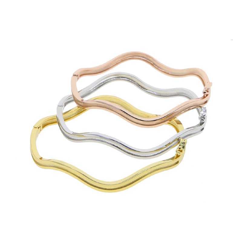 High Polished Sparking CZ Wave Twisted Band Stacking Bangle 5A Cubic Zirconia Paved Gold Color Women Fashion Jewelry M251217