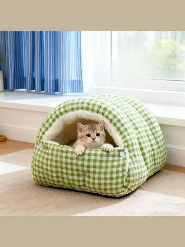 Checkered Cat House Winter Warm Enclosed Pet Bed for Cats and Small Dogs M251217