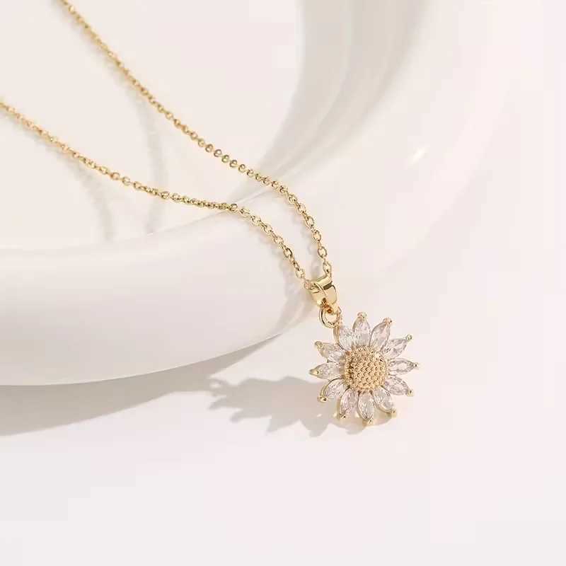 Dainty Stainless Steel Necklace Plated Zircon Daisy Sunflower Pendant Necklace with Sunflower Gift Box For Women Girls Jewelry G251217