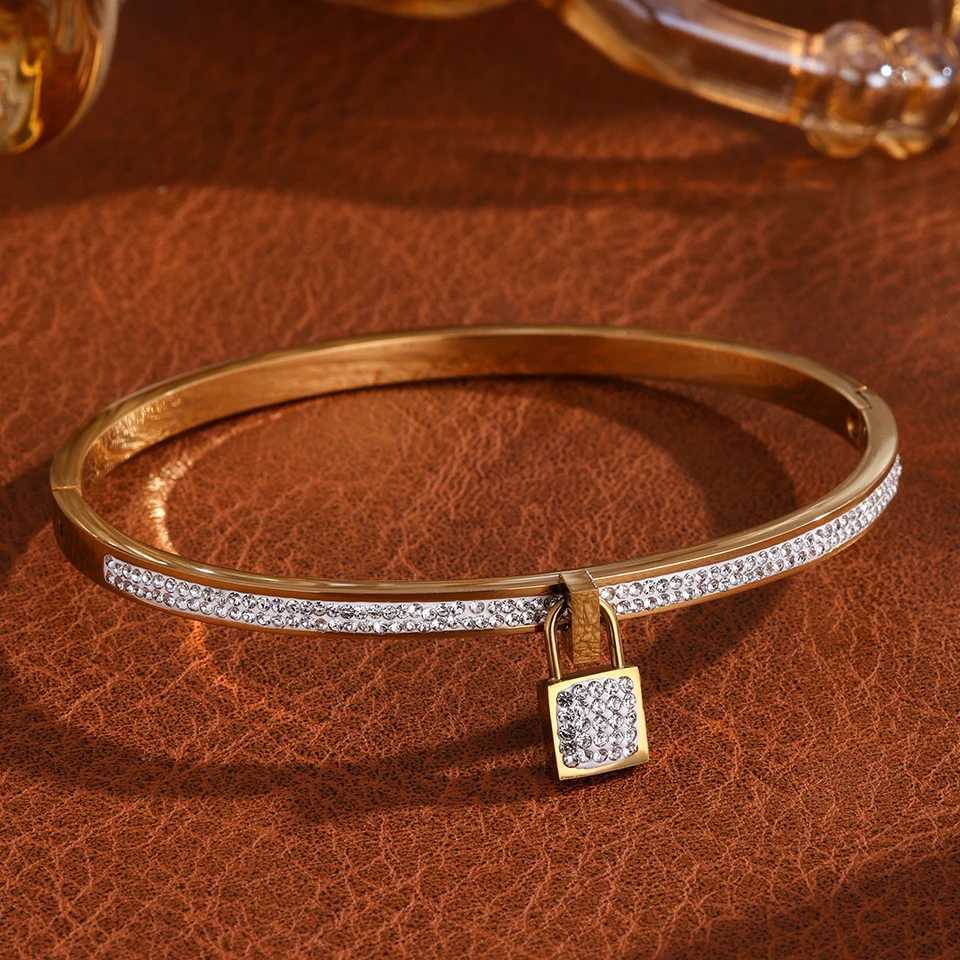 ZAKOL Hot Sale Stainless Steel Zircon Inlaid Roman Numeral Hanging a Lock Bangle Waterproof Jewelry Gift for Women M251217