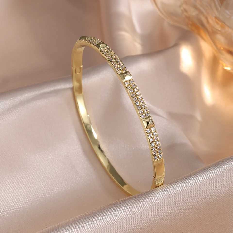 ZAKOL Shiny Full Zircon Bangle For Women Minimalist Fashion Geometric CZ Birthday Jewelry Gifts M251217