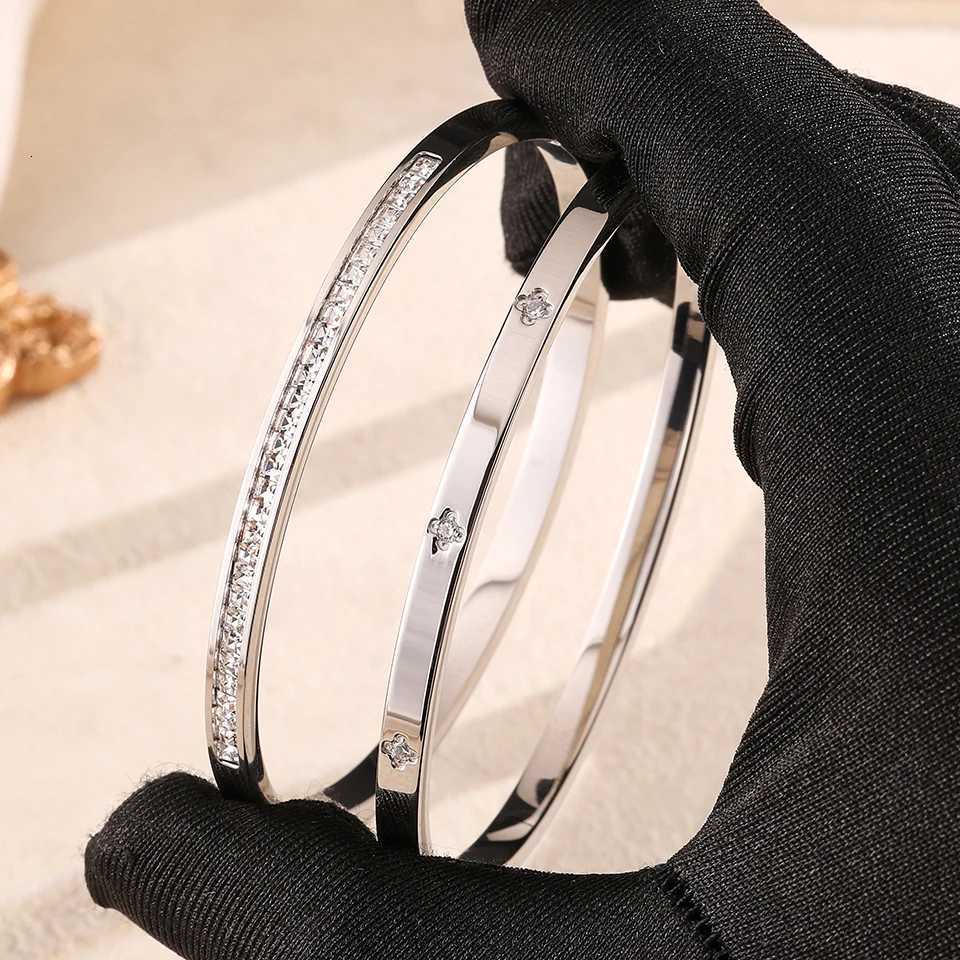 ZAKOL 2Pcs Shiny Zircon Stainless Steel s Set Fashion Jewelry for Couples Exquisite Valentines Day Jewelry Gift M251217