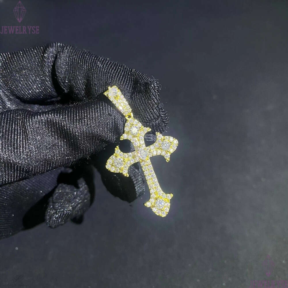 Ready to Ship Hip Hop Moissanite Jewelry Charm Pendants 925 Silver Iced Out VVS Moissanite Diamond Jewelry Cross Pendant