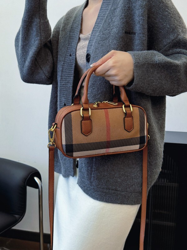 Luxury Brand Designer Hand Bag Fashion Free Shipping Exclusive Women's Bag 2025 New Fashion Women's Single Shoulder Crossbody Bag High-End B