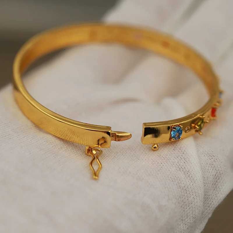 New Sight Design Multicolor Crystal Geometric Bangles s for Women Fashion Brand Jewelry Zirconia Bangles Accessories M251217