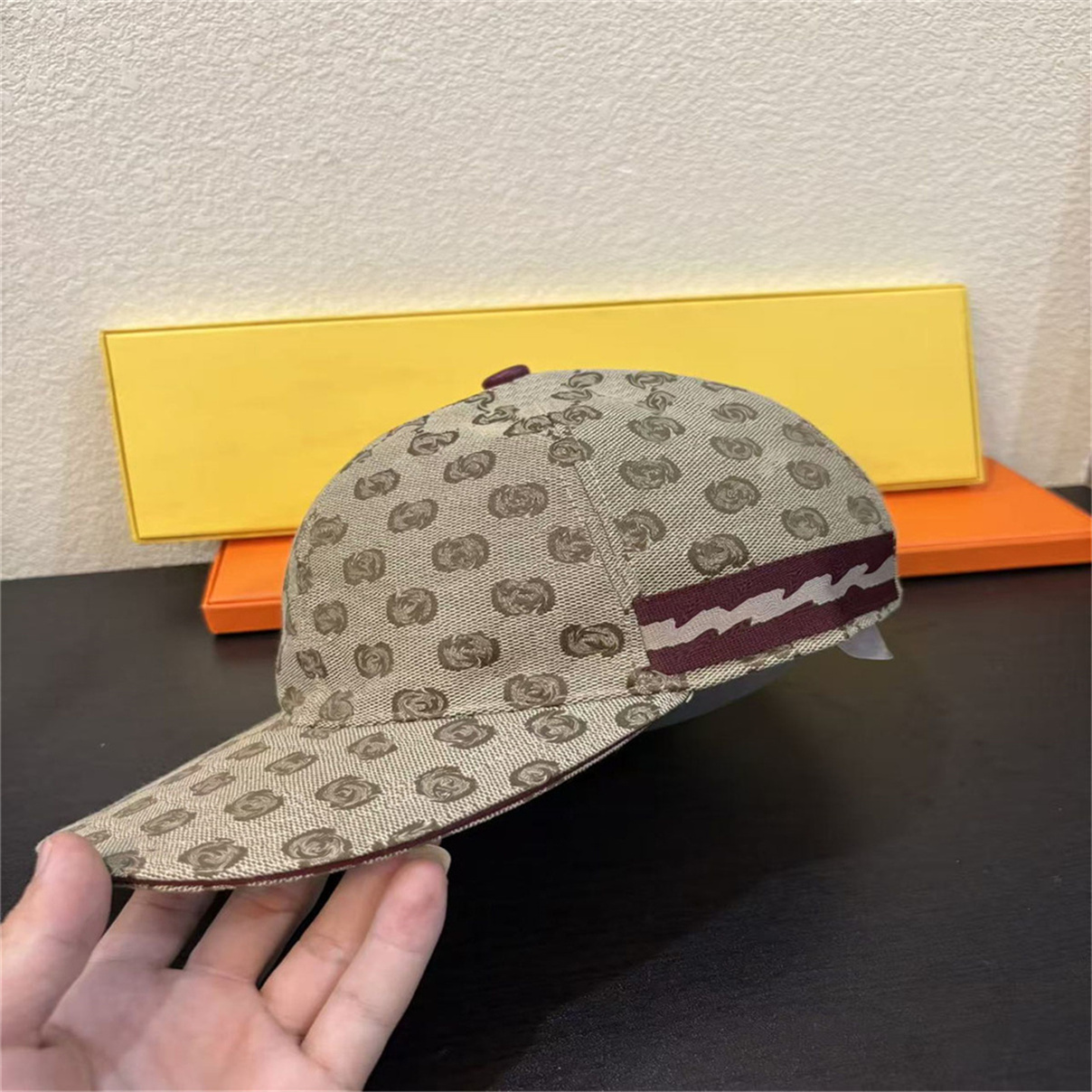 Fashion able Ball Cap men's baseball caps designer caps luxurious women's baseball caps high-quality casual sun caps outdoor letter sports men's caps 2747