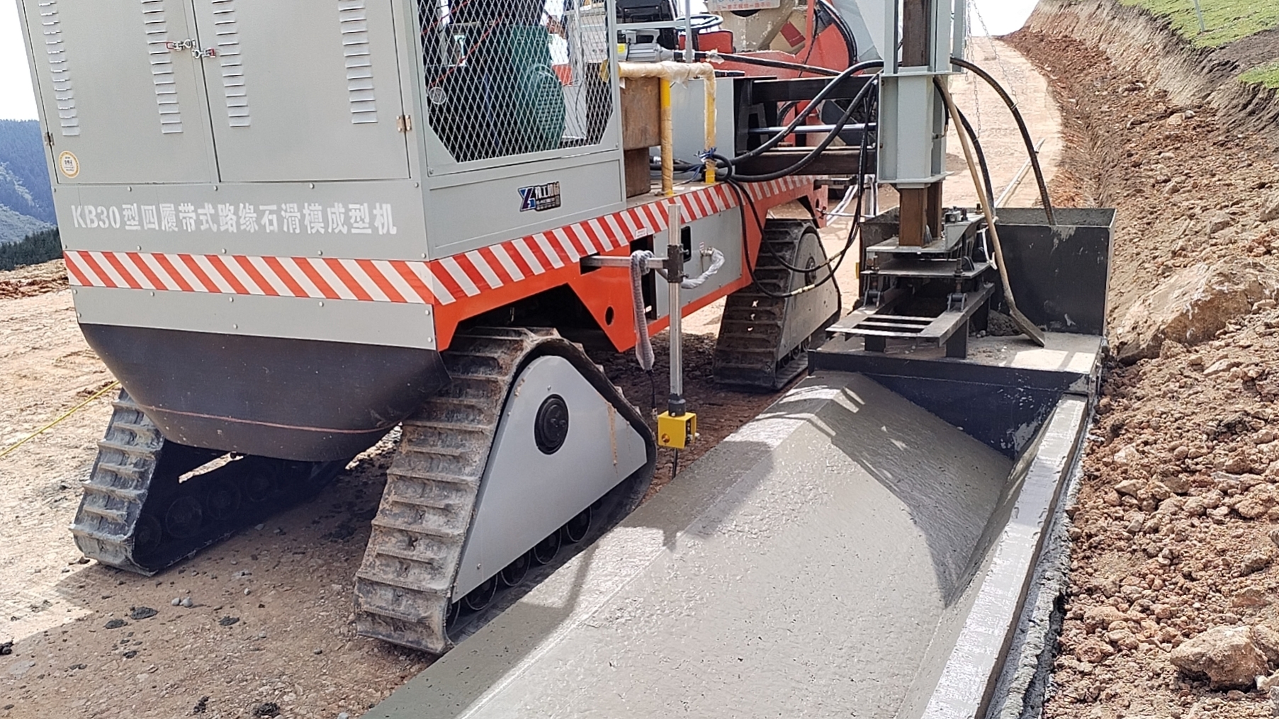 High-Speed Slipform Curb Paver: Optimizing Budget and Timeline for Highway Projects