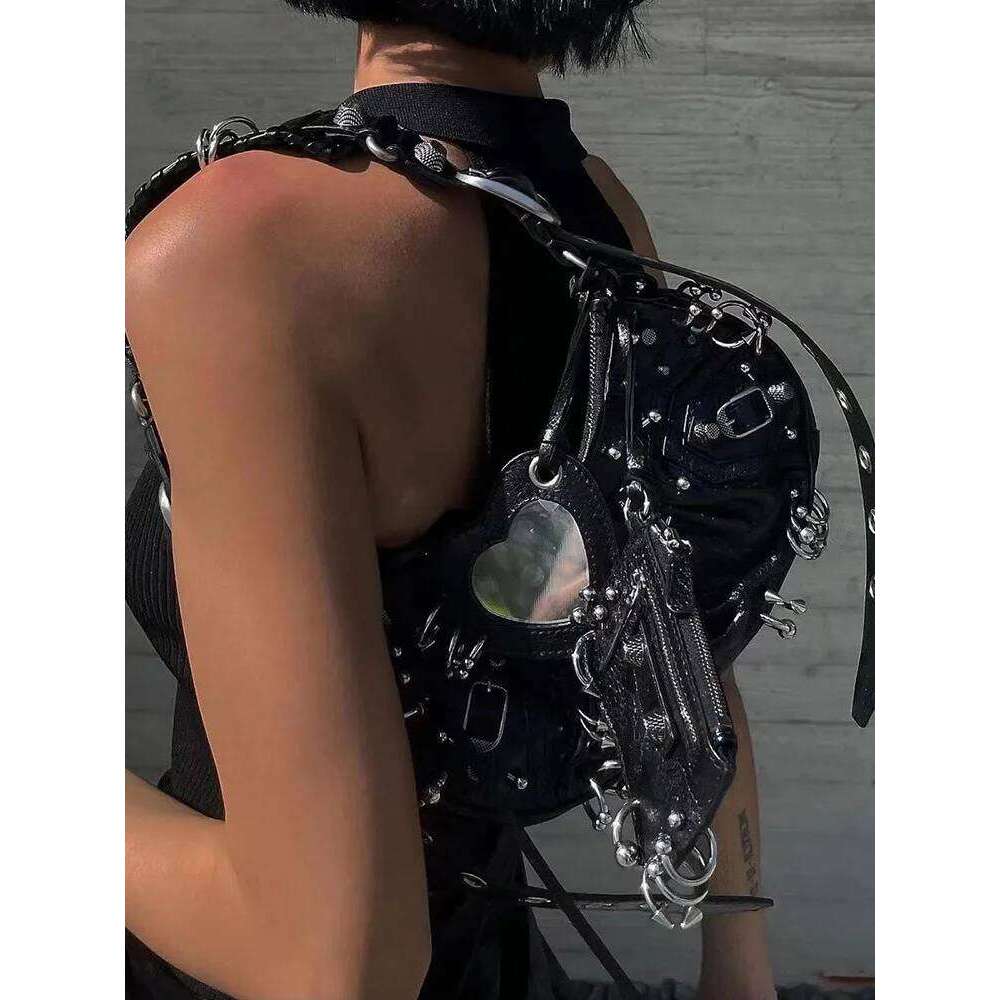 New Women S Fashion Shoulder European Vintage Style Cropped Studded Motorcycle Bag Soft Material Crossbody Design - view 3