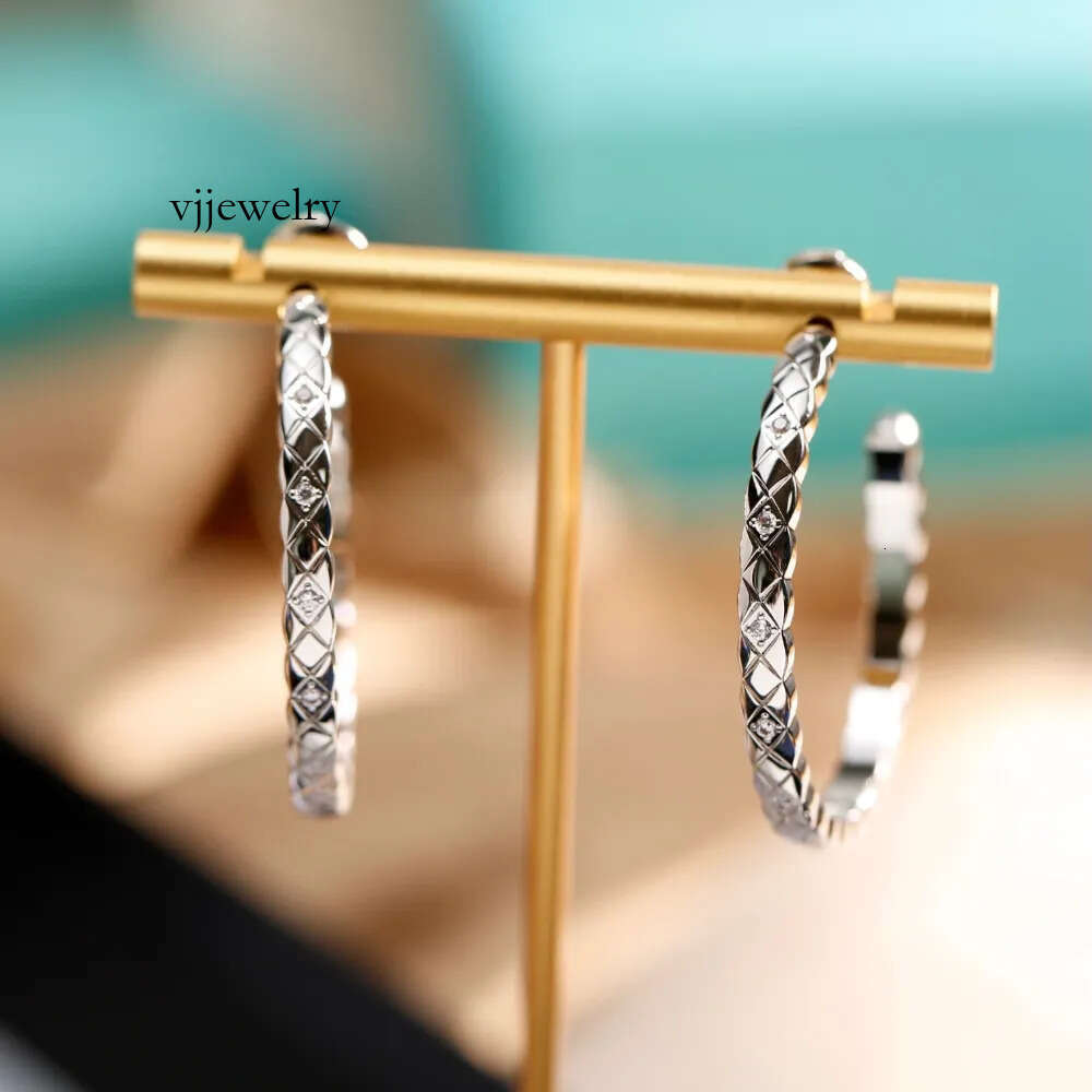 Designer's classic hot selling titanium steel patterned with diamond studded smooth and cool style 18K rose gold couple earrings