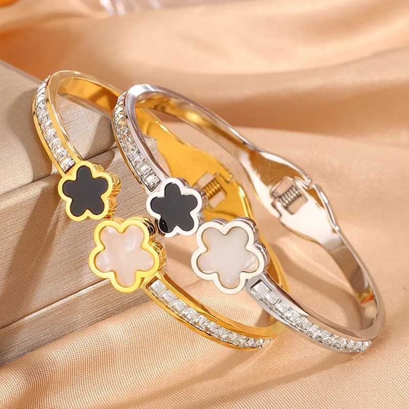 Gold/Silver luxury Stainless Steel Double Flower Plum Blossom Open Bangle Temperament for Woman Girl Hip Hop Party Jewelry C r Gift M251217
