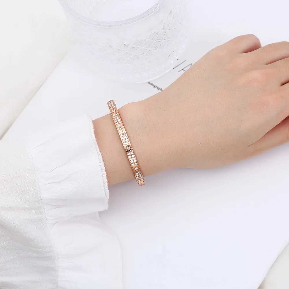 Luxury Cubic Zirconia Stainless Steel Bangles for Women Rose Gold Jewelry Gifts Wedding Accessories M251217