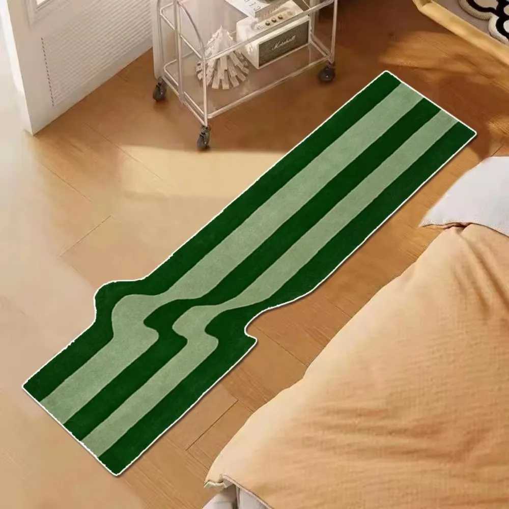 VIKAMA Dark Green Striped Wave Rug Bedside Anti Slip Mat For Bedro Nordic Style Living Ro Bedro Floor Mat He Decor Y251216