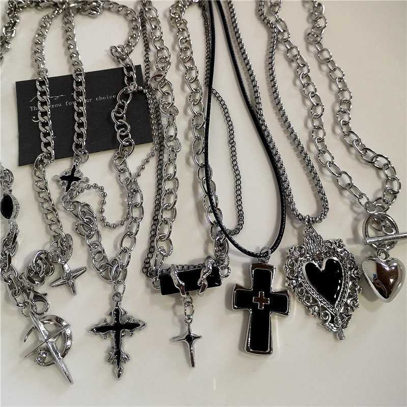 Punk Rock Black Heart Cross Pendant Chain Necklace For Men Women Cool Hip Hop Street Vintage 90s Y2K Grunge Goth Accessories G251217