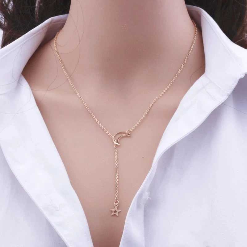 New Simple Moon Star Pendant Choker Necklace Simple Gold Color Alloy Charm Chain Collares Necklace For Women Party Jewelry G251217
