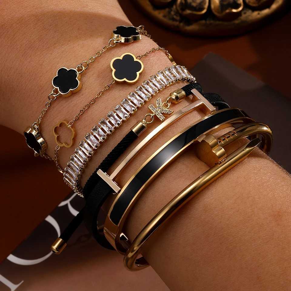 Fashion Korean Style Rectangle Zirconia Tennis s for Women Luxury Gold Color Crystal Party Jewelry M251217