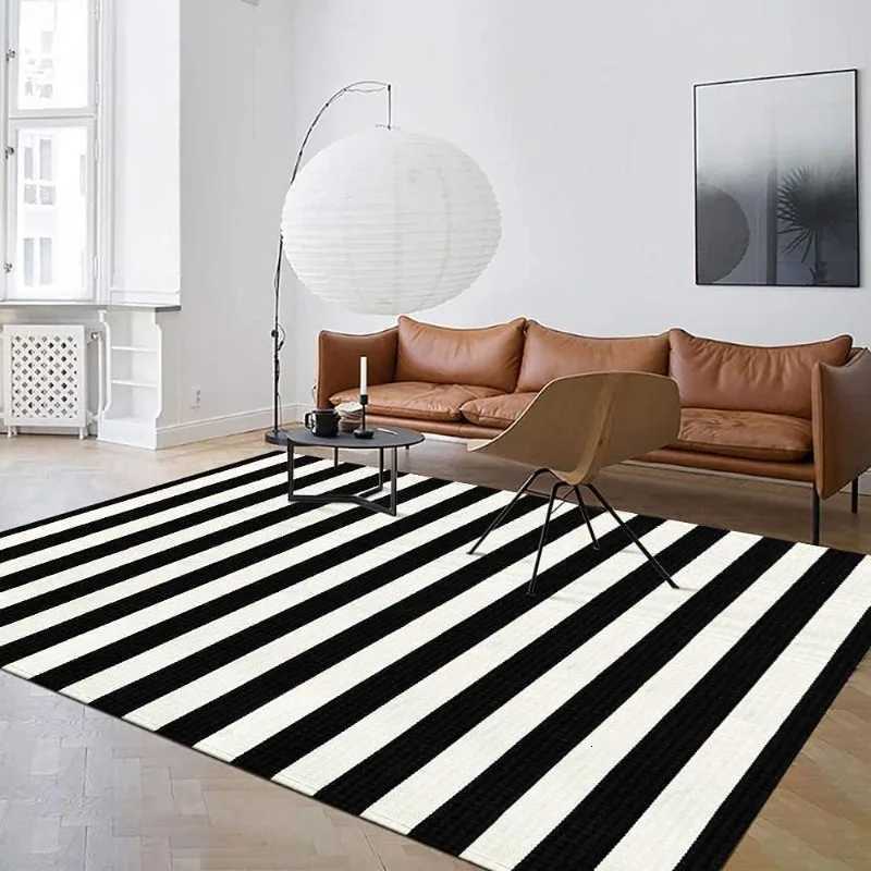 Black and White Stripe Rug Outdoor Balcony Christmas Decor Rug hine Washable Carpet Rug for Dining Ro Entryway He Off Y251216