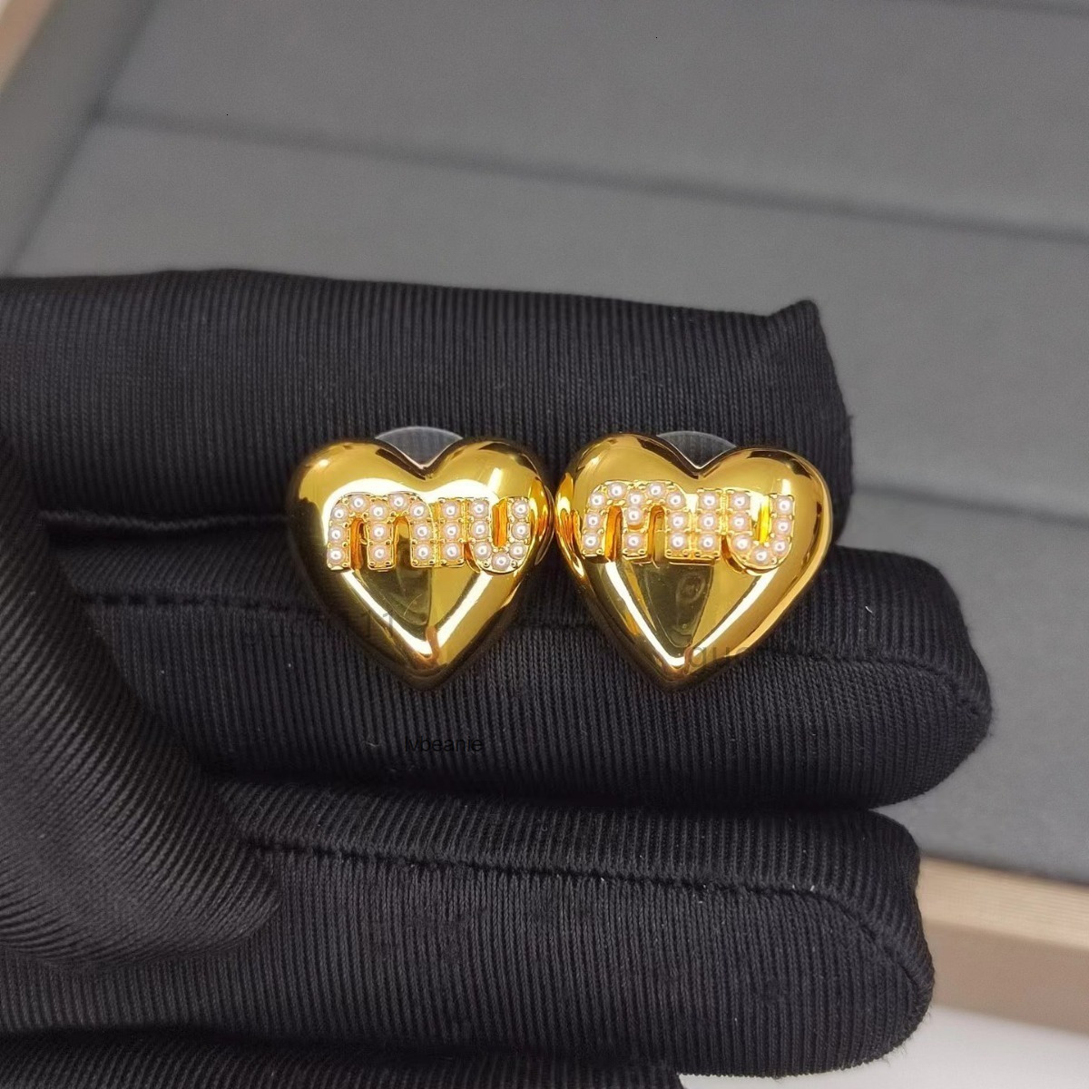 designer mu miao family letter love silver needle earrings with diamonds for women small pearl designers light luxury and miumiu miumiue mius mius muimuu mui mui 6KNJ