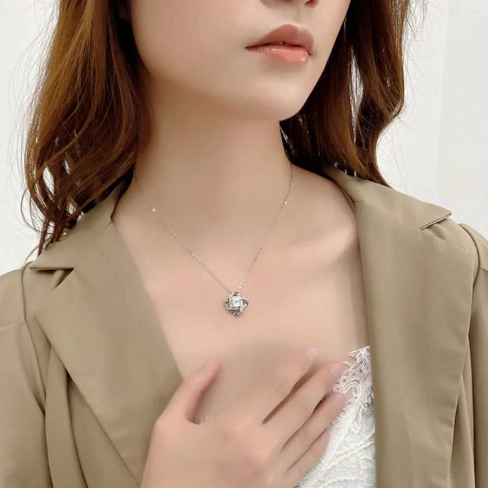 Fashionable AAAAA Zircon Pendant Necklace Luxury Gift Jewelry Stylish Glowing Pendant for Special Occasions G251217