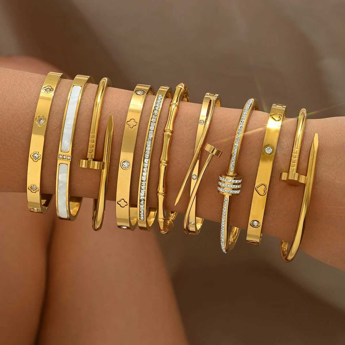 18K stainlESS steel gold womens fashion simple new hot c r stainlESS steel jewelry M251217