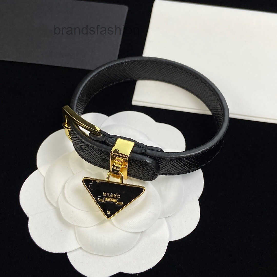 Luxury designer Girl woman man boy letter real leather tri-angle bracelets elegant 18K Gold Bangles P branded engrave bracelet Fashion Jewelry Lady Party