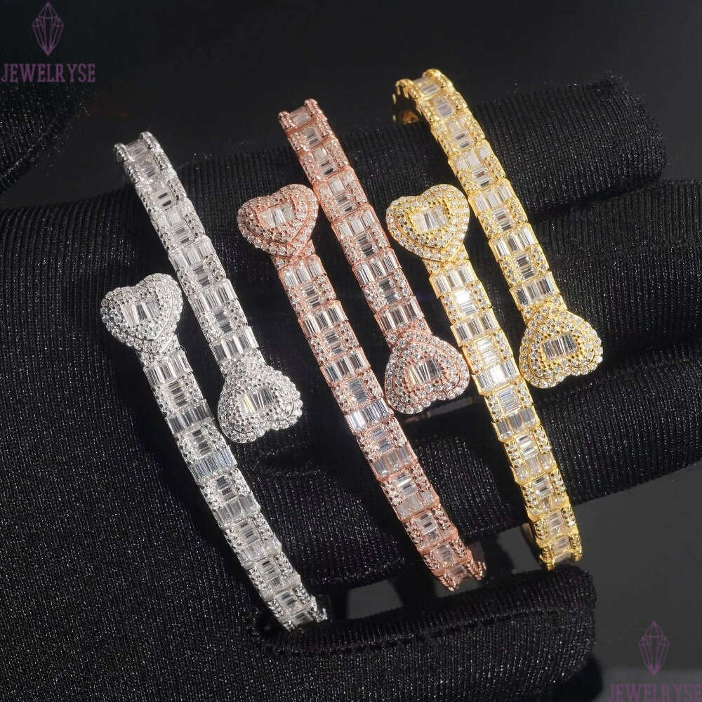 Hip Hop Style 925 Silver Iced Out Fine Jewelry with VVS Moissanite Diamond Heart Pendant Necklace A Must Have for Men Who Pursue Luxury Hip Hop Jewelr
