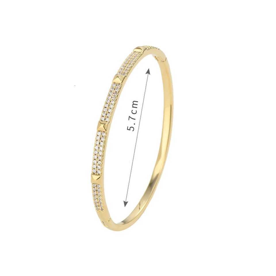ZAKOL Shiny Full Zircon Bangle For Women Minimalist Fashion Geometric CZ Birthday Jewelry Gifts M251217