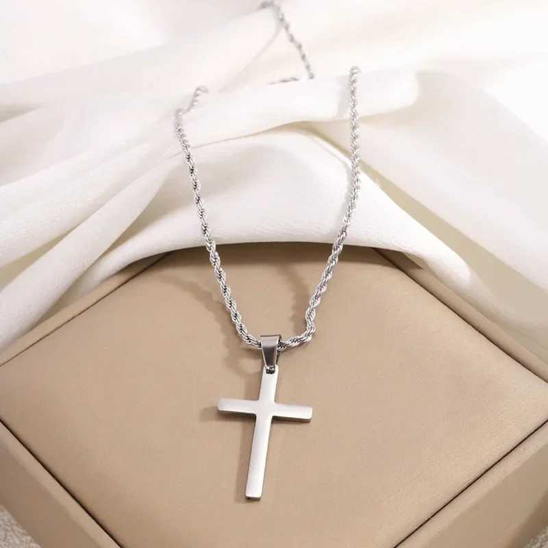 New Stainless Steel Cross Pendant Necklace for Men Women Minimalist Gold Color Jewelry Male Female Necklaces Chokers Gifts 2024 G251217