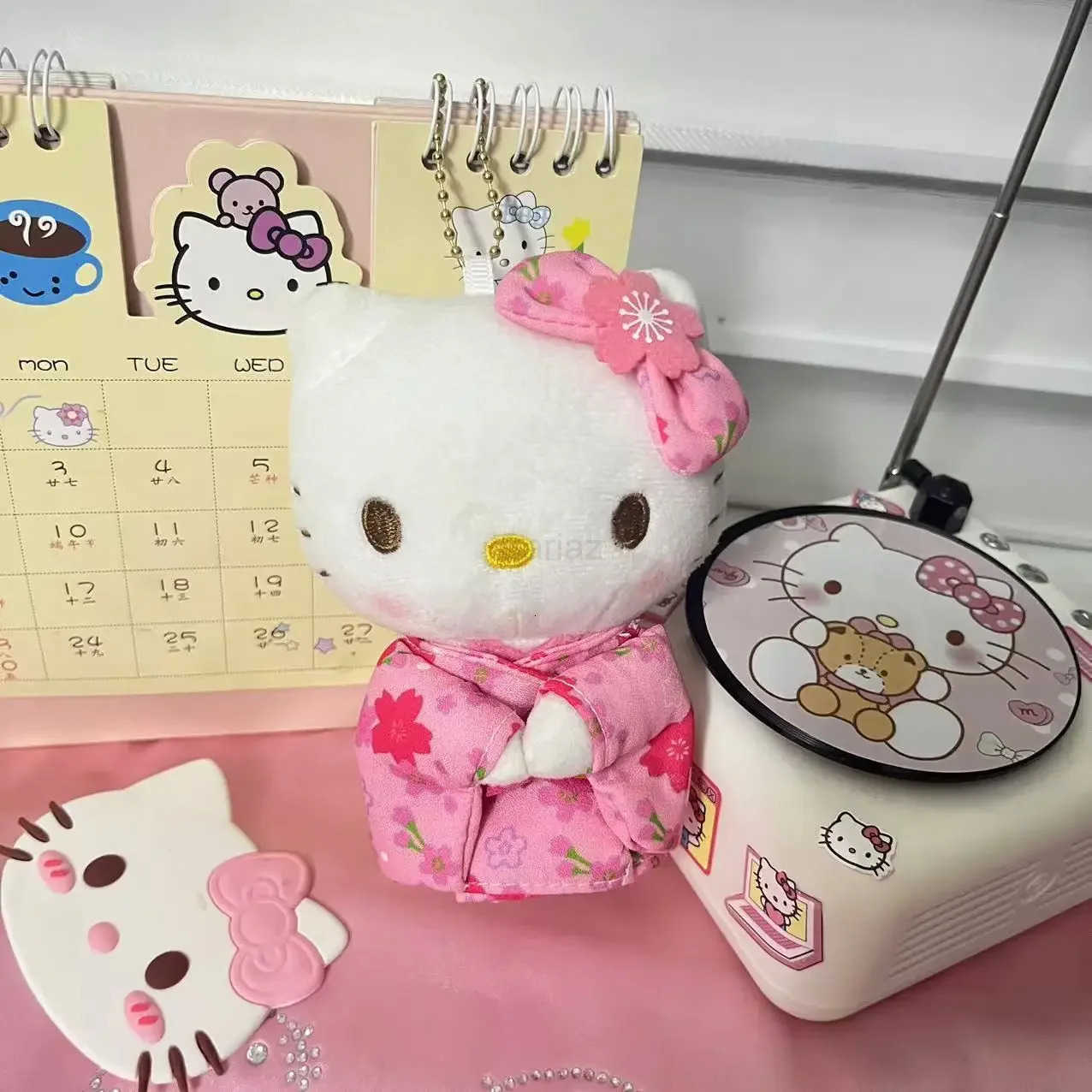 Sanrio New Kimono Hello Kitty Stuffed Doll Keychain Cartoon Kitty Cat Stuffed Pendant Keychains Bag Decoration Car Key Pendant H251217