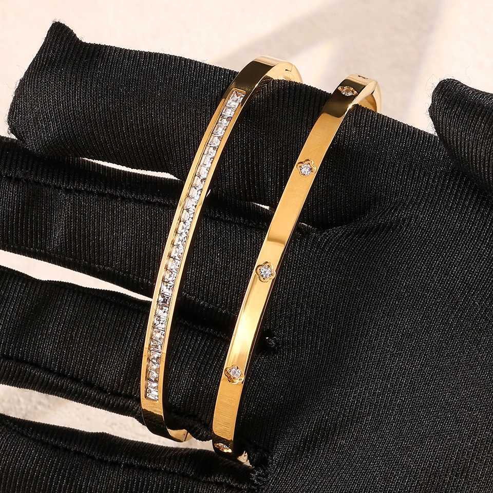 ZAKOL 2Pcs Shiny Zircon Stainless Steel s Set Fashion Jewelry for Couples Exquisite Valentines Day Jewelry Gift M251217