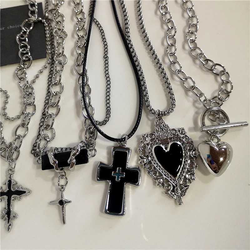 Punk Rock Black Heart Cross Pendant Chain Necklace For Men Women Cool Hip Hop Street Vintage 90s Y2K Grunge Goth Accessories G251217