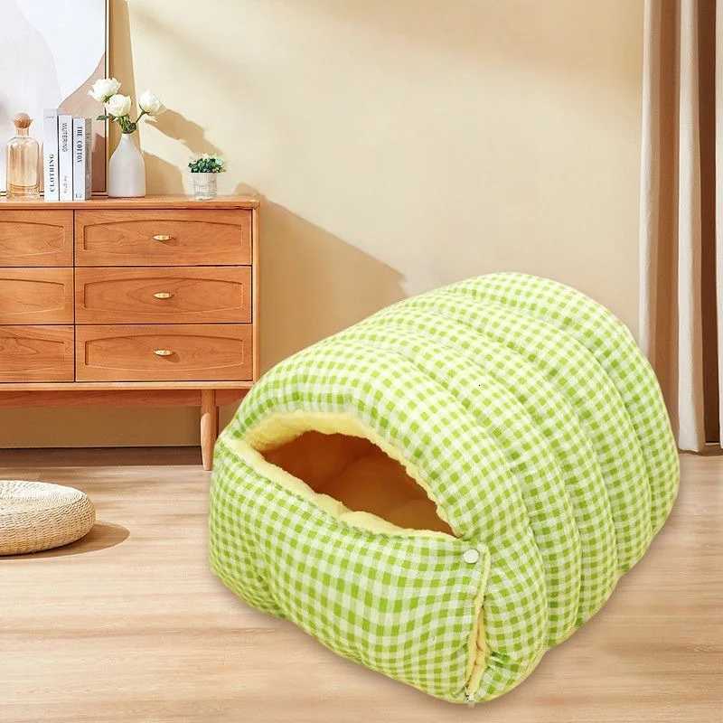 Checkered Cat House Winter Warm Enclosed Pet Bed for Cats and Small Dogs M251217