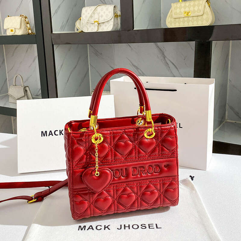 Dropshipping Trendy Red Bridal Wedding 2023 High-end Handbag with Pendant Princess Diana Bag Wholesale dh912061137JY