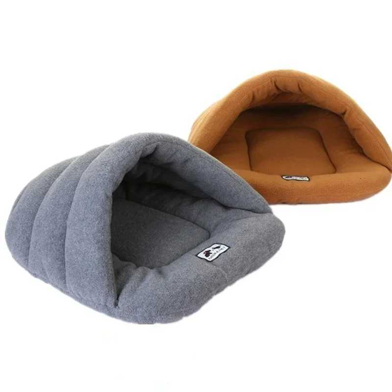 Pet Dog Cave Bed Thick Fleece Warm Soft Slipper Shape Beds for Puppy Cats Tent Sleeping Mats Winter Pets Indoor Triangle Nest M251217