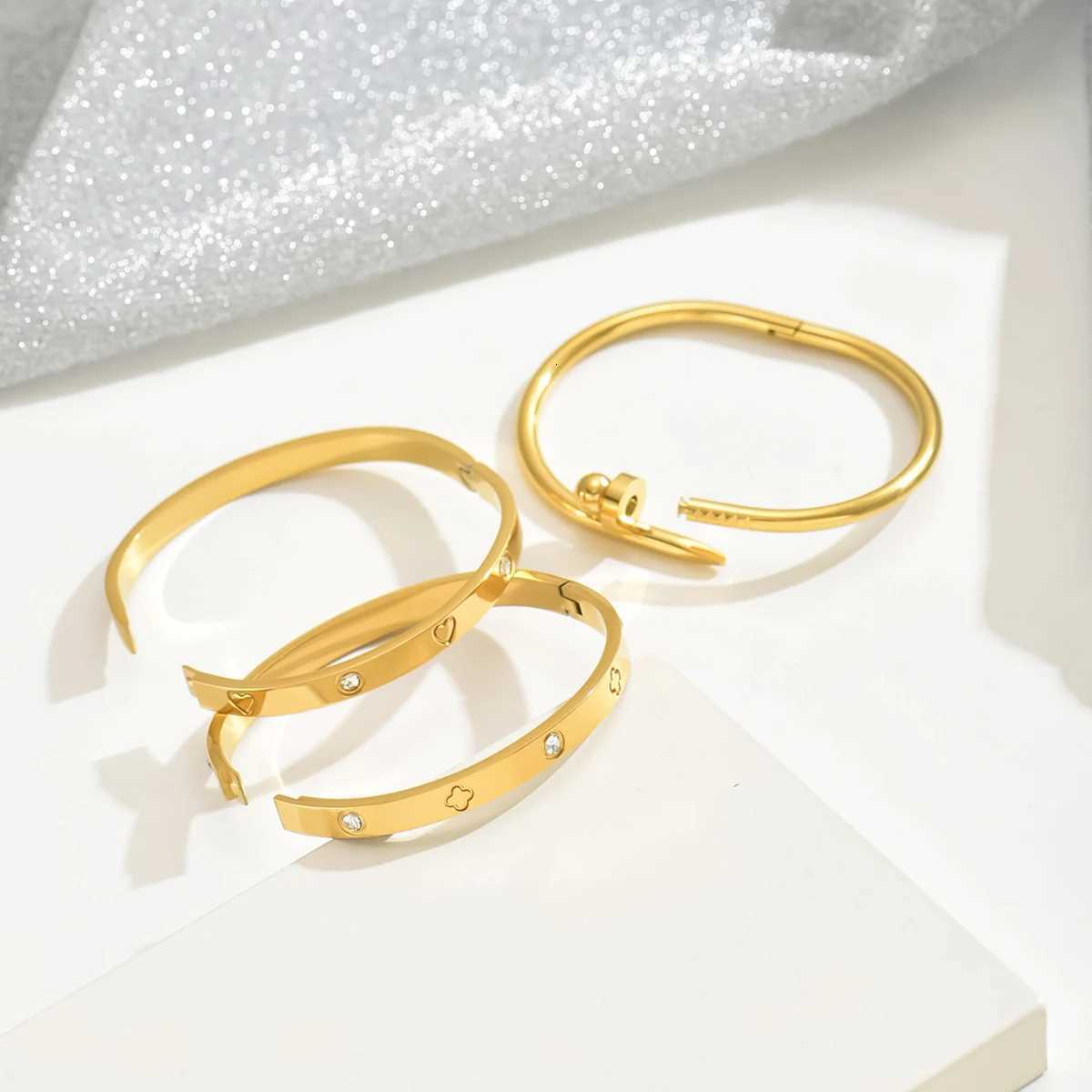 luxury Stainless steel set diamond Lucky Fashion womens gold bangles M251217
