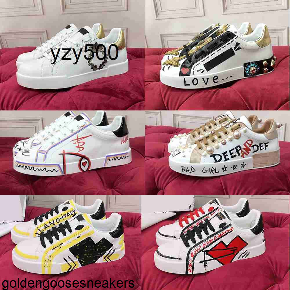 dg d g 2025 New Designer Casual Shoes Genuine Leather White Graffiti Sneakers Fashion Diamond Jewelry Decoratio A4AL dolce and gabanna gabbanas 3H2X