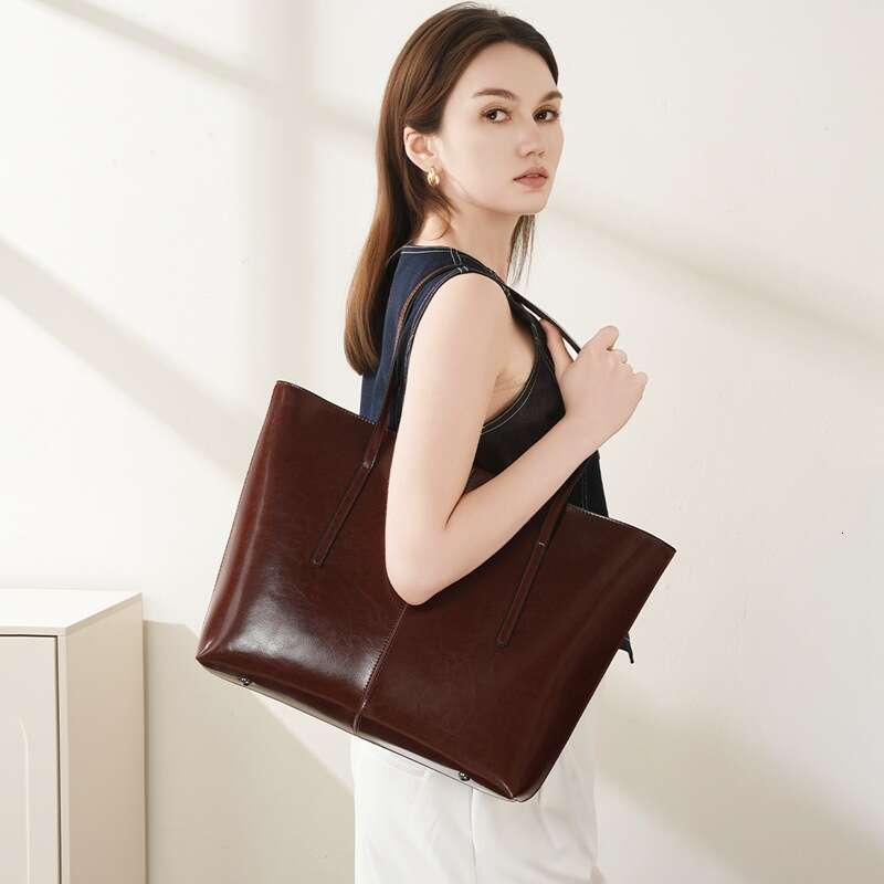 Luxury bag designer bag handbag Hobo popular large capacity genuine leather new multifunctional hand-held underarm women's niche shoulder bag