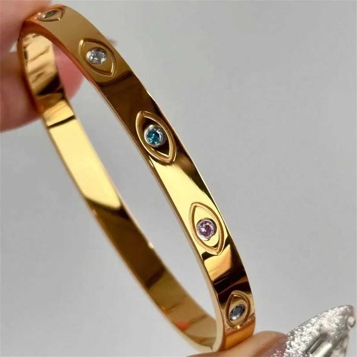 Vintage 18K Gold Plated Stainless Steel Sun Star Eye Bangle for Women Fashion Party Wedding Jewelry Gift M251217