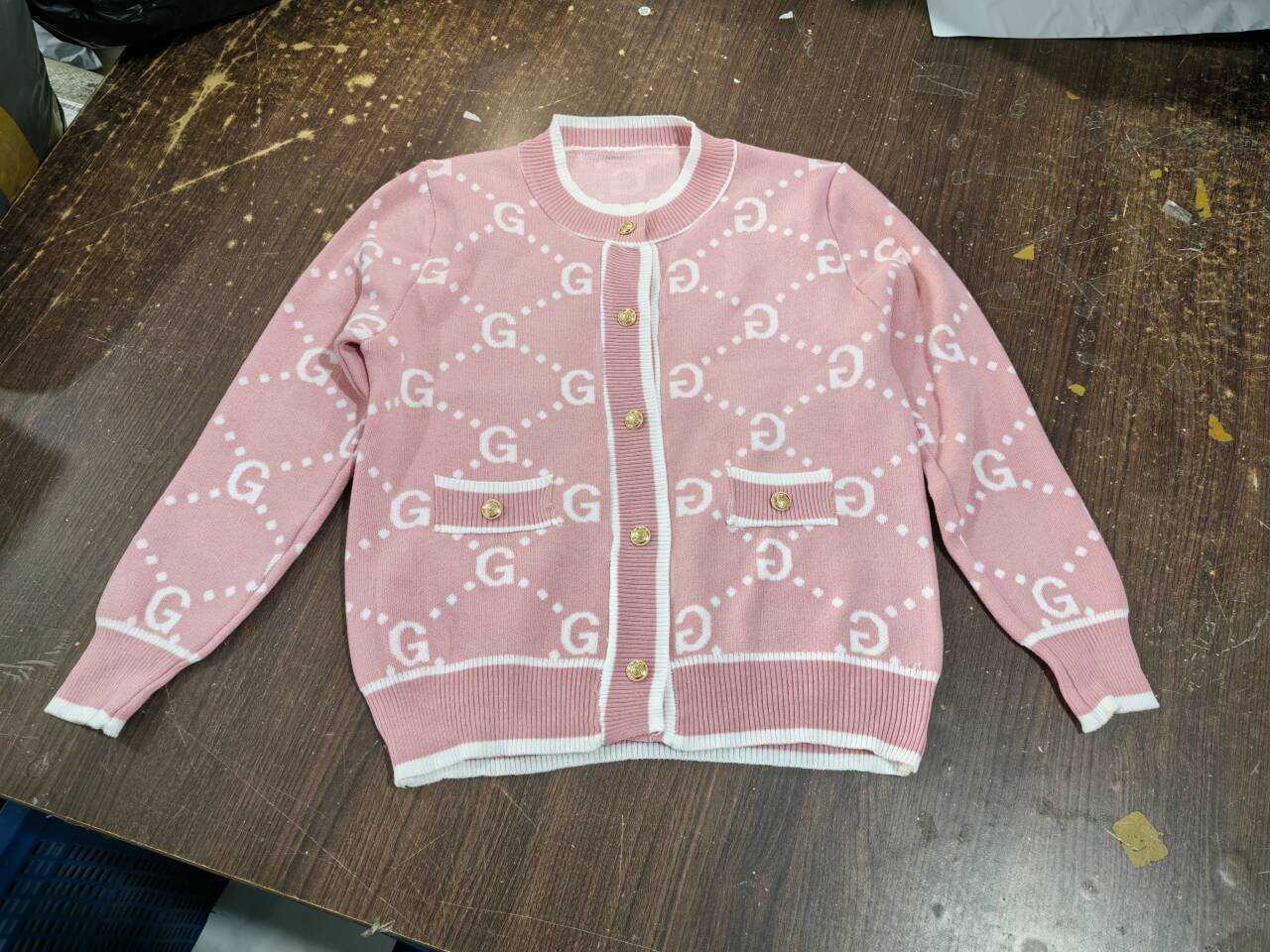 Luxury Pink Knitted Cardigan Women Sweater Autumn Winter Coat Letter Long Sleeve Short Tops Design Trend Womens Clothing NewT251028