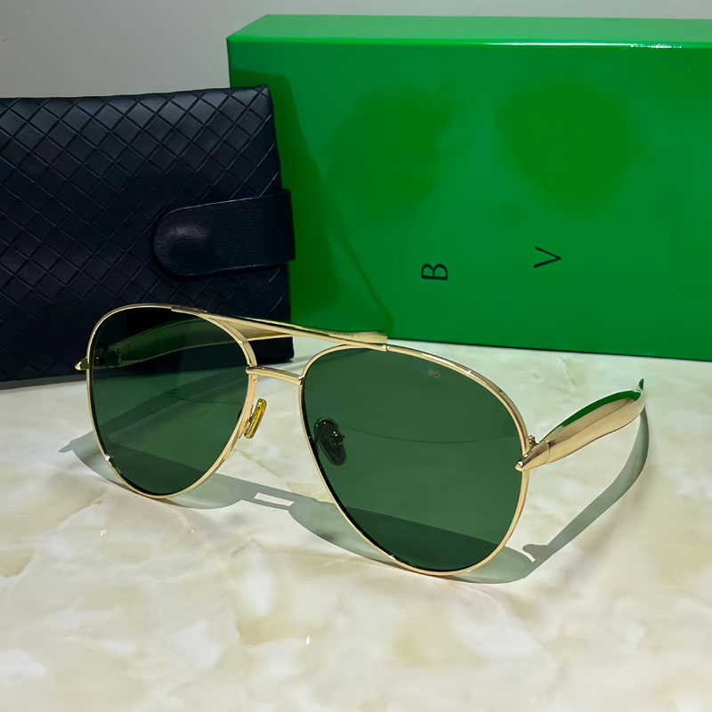 Designer Sunglasses for Women: Fashionable, Trendy, High-Quality Metal Frame Sunglasses with Unique Temple Design. Perfect for Shopping and Travel. UV Protection.