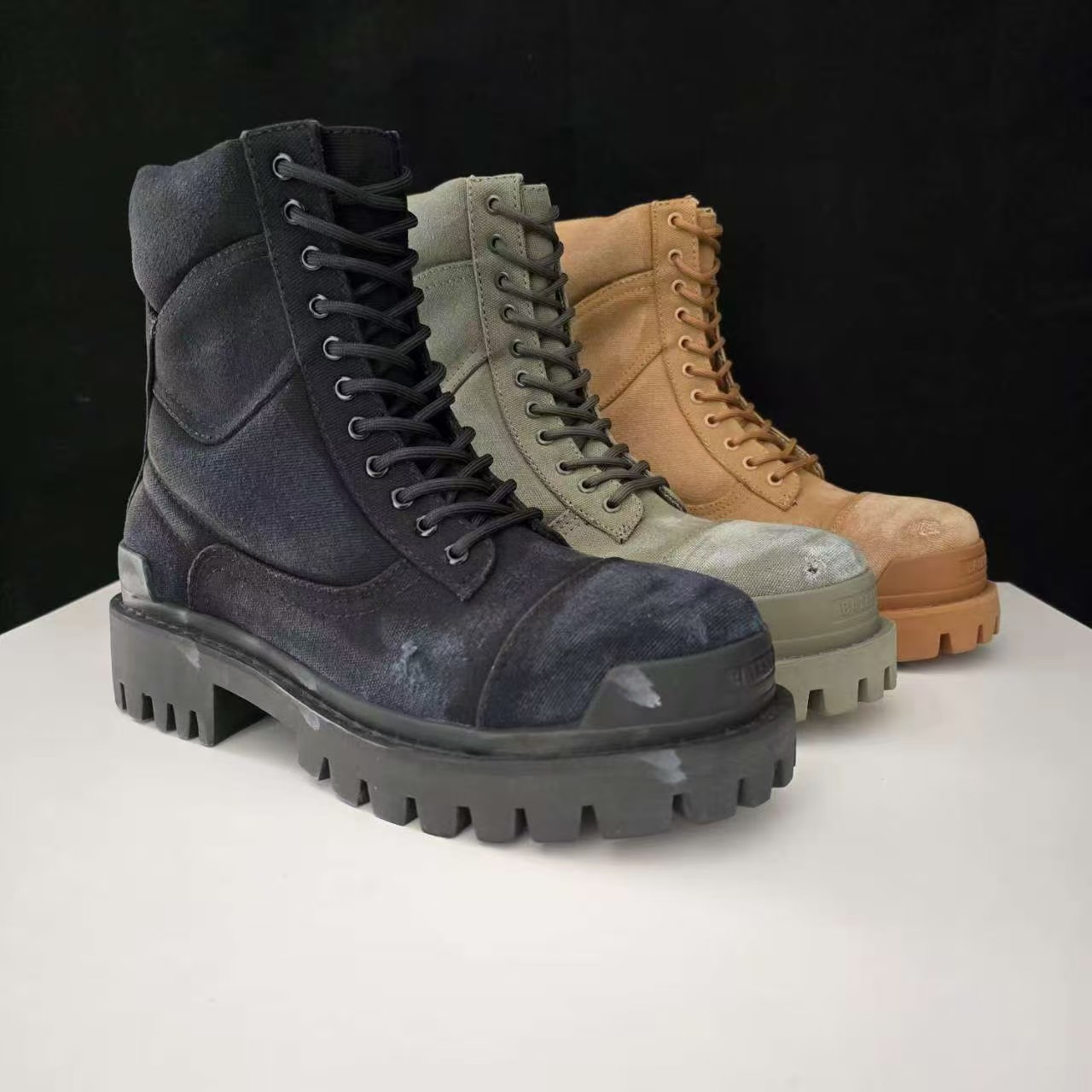 Designer Alaska Fur Boots Combat Strike Tractor Stomper High Bootie Winter Snow Rain Fall Fluffy Furry Calfskin Low Thick Rubber Sole Women Men Classic Platform