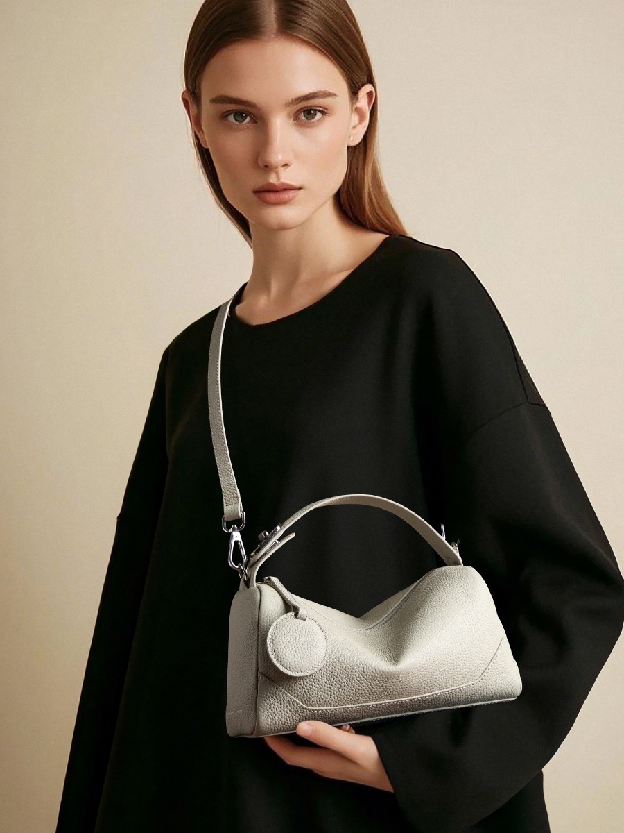 2026 light Beige crossbody bag Winter Style For Women messenger bag