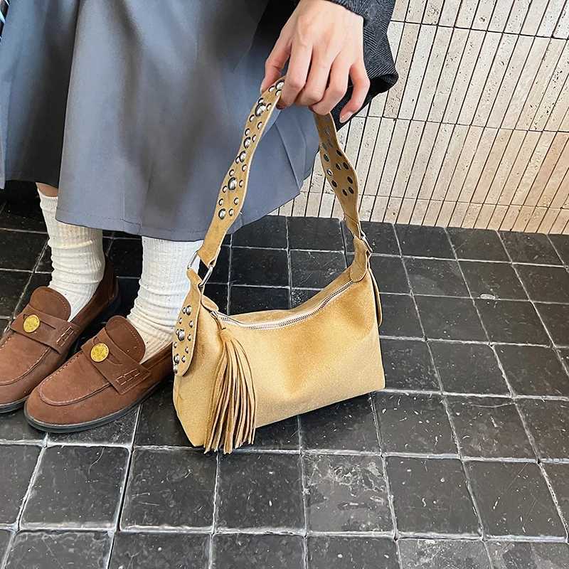 MOODS Fashion Shoulder Bags For Women Rivets Tassels Decored PU Suede Cross Body Bag 2025 Autumn Latest Luxury Designer HandbagsT251218
