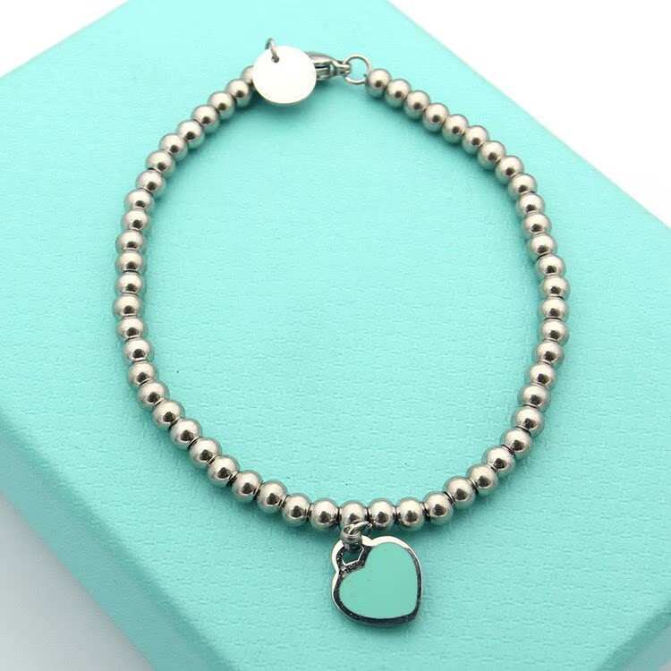 European and American fashion new T letter enamel heart-shaped titanium steel luxury retro designer bracelet with box.