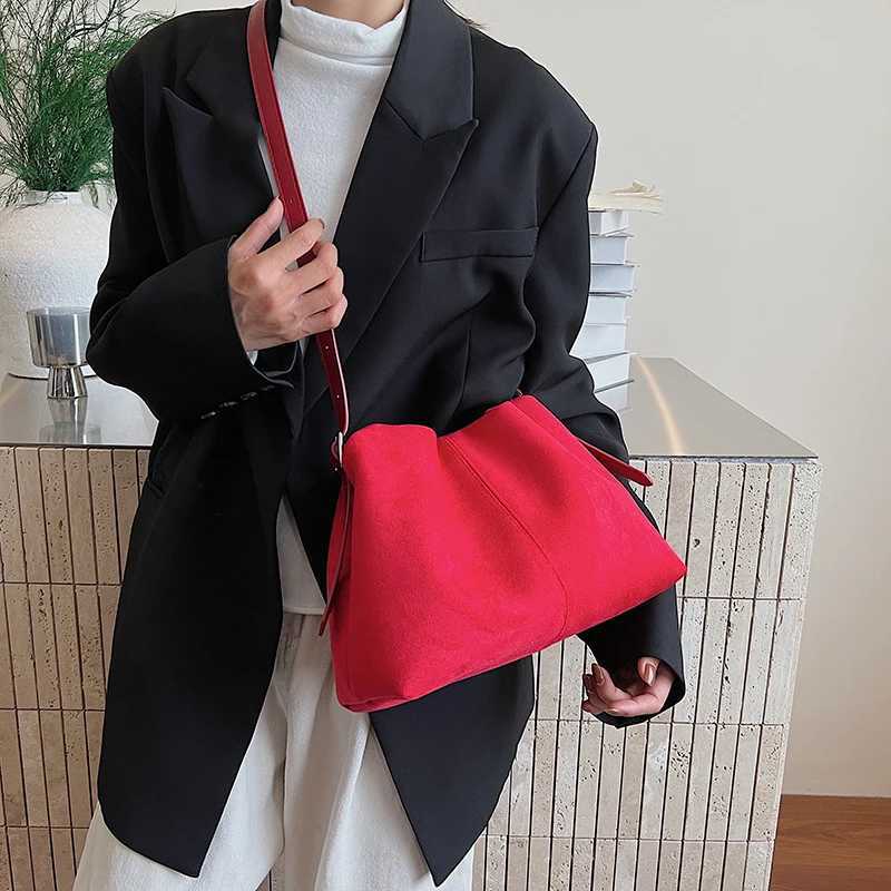 LEFTSIDE Small Faux Suede Bucket Bag for Women Shoulder Bags 2025 Designer Luxury Crossbody Bag Lady Luxury New HandbagsT251218