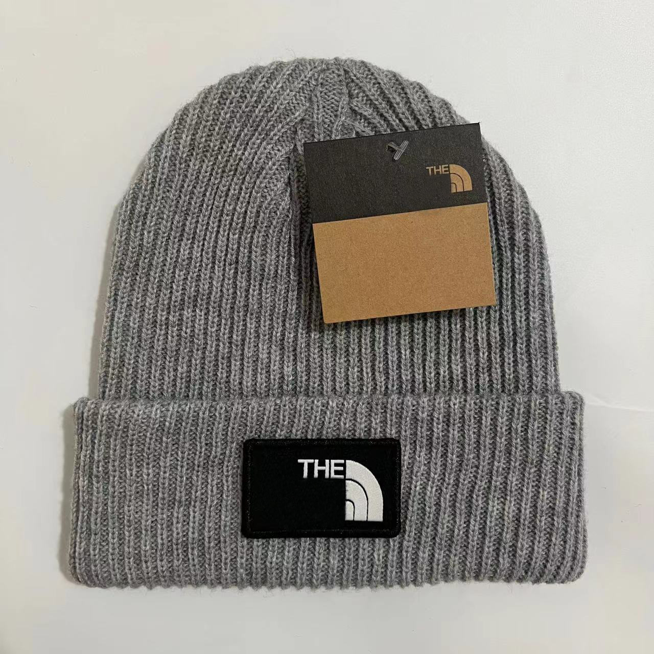 Designer Beanie Knitted Thick Warm Skull Cap Luxury Fashion Badge Pattern Needlework Stitching Hat Mens Autumn Bonnet Crochet Womens Winter Hats Classic Knit Caps