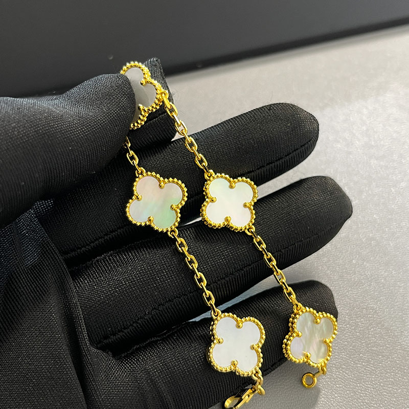 Lucky 4 Clover Bracelet Brand Designer Bracelet 18K Gold Luxury Bracelet for Women High Quality Valentine's Day Gifts