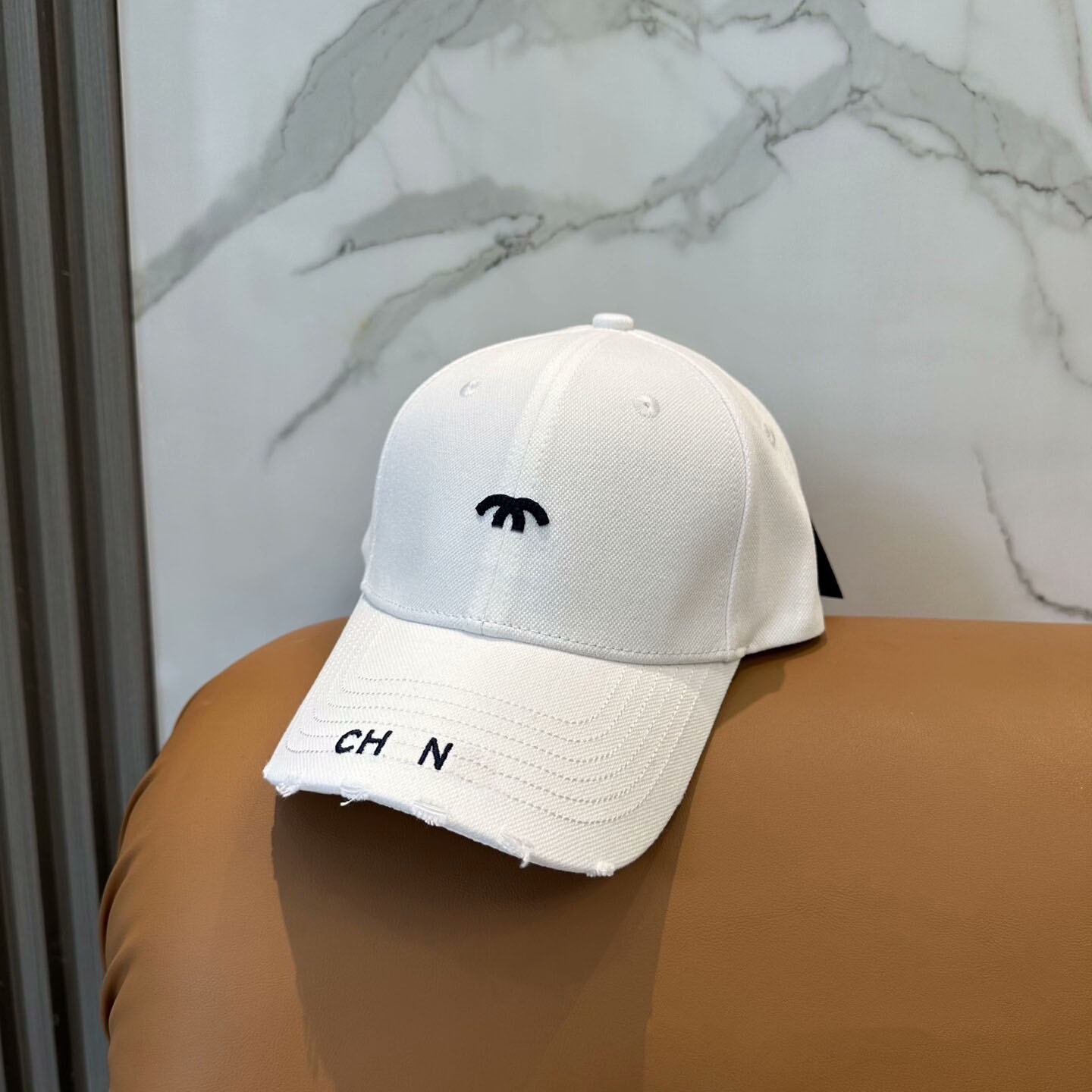 designer hat women Embroidery to make old baseball Male and female duckbill caps Classic casual sun shading simple versatile contour the face