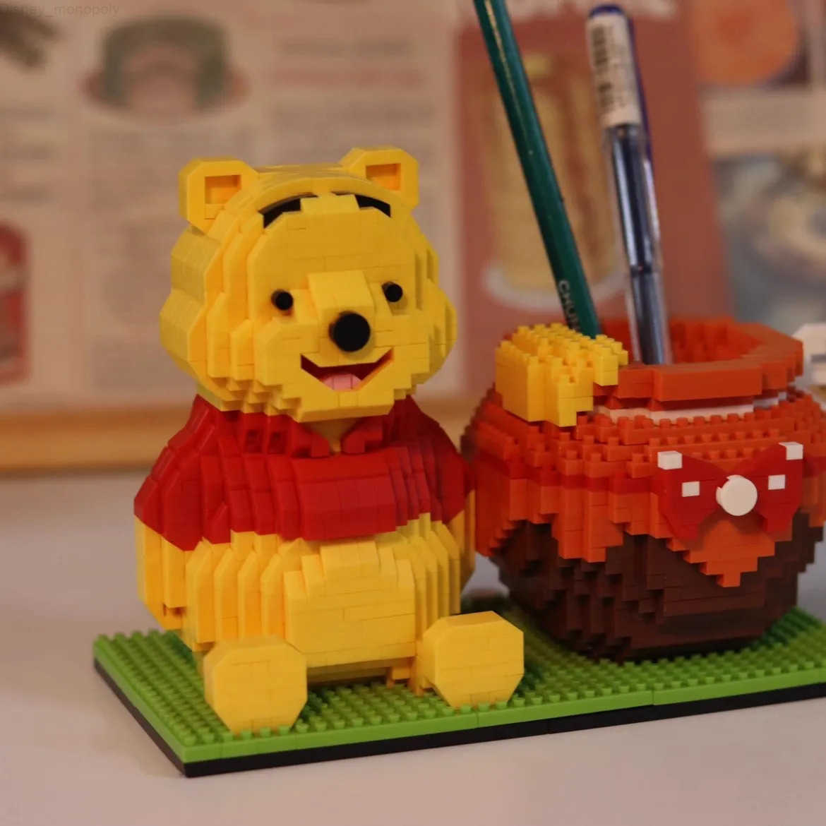 Disney Winnie The Pooh Micro Building Blocks Losto Linabell Pen Holder Assembly 3D Model Mini Brick Figure Toy For Christmas Gift H251218