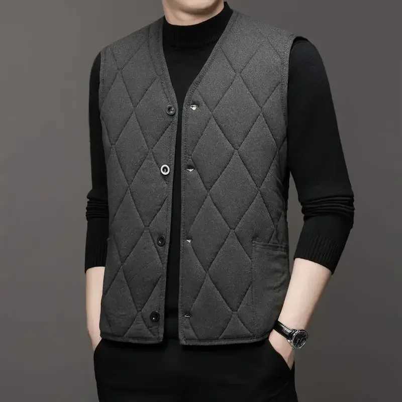 Autumn Winter waistcoat Men Lamb Fleece Coat Vest Button Cardigans Thicken Warm Solid V-Neck Casual Plaid JacketsG251218